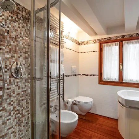 Glass House - Loft 2 Minutes To Rialto Bridge & View Apartment *