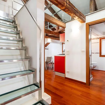 Glass House - Loft 2 Minutes To Rialto Bridge & View Venice