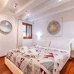 Glass House - Loft 2 Minutes To Rialto Bridge & View ונציה