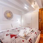 Glass House - Loft 2 Minutes To Rialto Bridge & View דירה ונציה