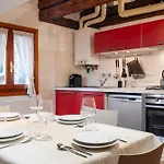 Glass House - Loft 2 Minutes To Rialto Bridge & View דירה