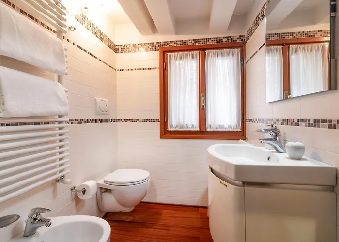 Glass House - Loft 2 Minutes To Rialto Bridge & View * Venezia