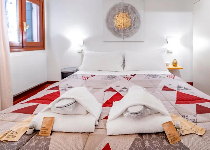 Glass House - Loft 2 Minutes To Rialto Bridge & View * Venezia